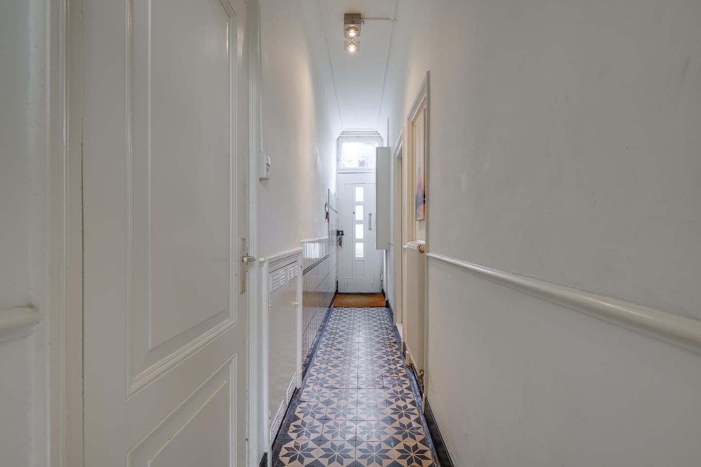 Foto 4 van Warmoezierstraat 12