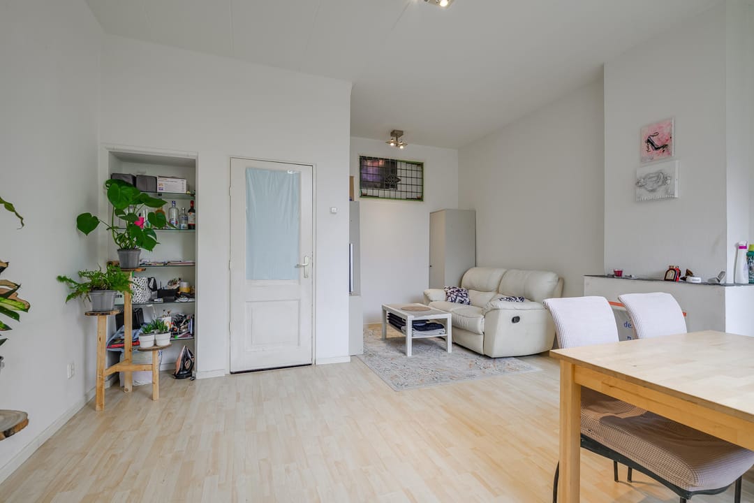 Foto 8 van Warmoezierstraat 12