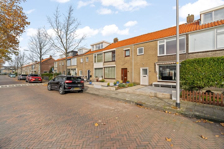 Photo 3 of Dr. Hadriaan van Neslaan 86