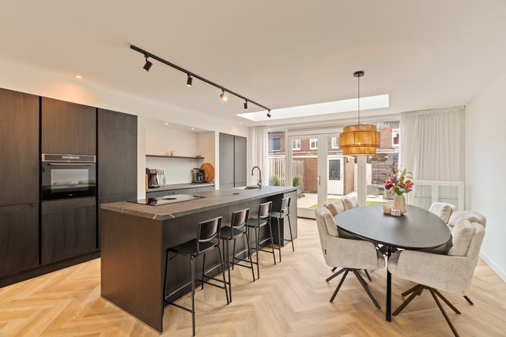 Photo 4 of Dr. Hadriaan van Neslaan 86