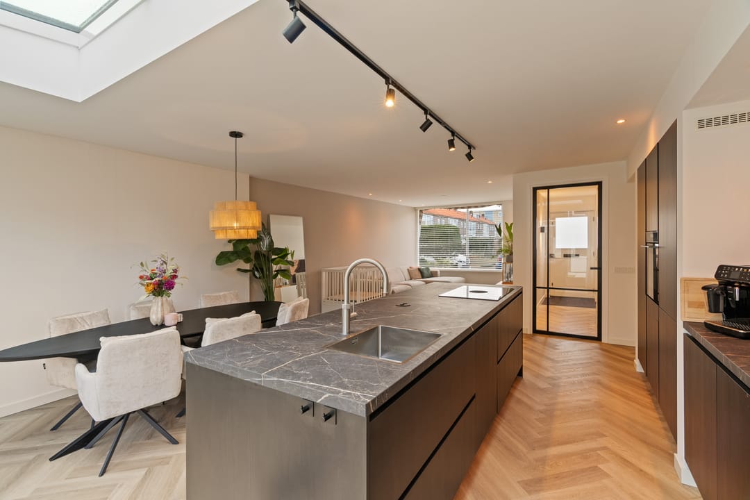 Foto 11 van Dr. Hadriaan van Neslaan 86