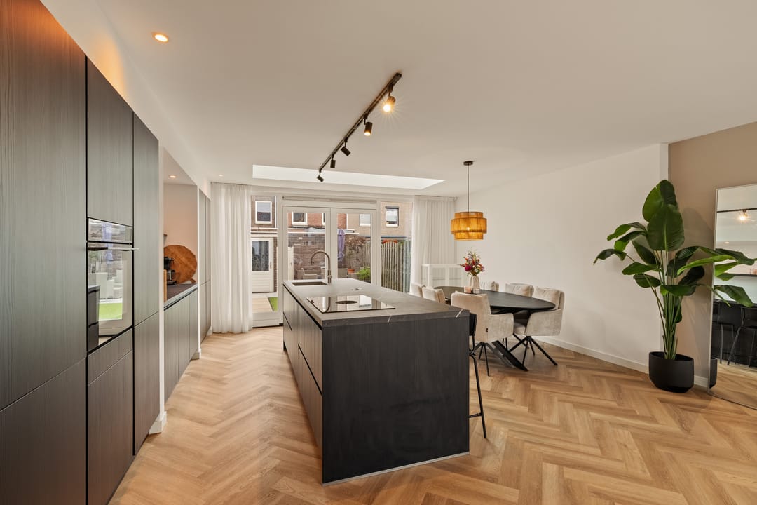 Foto 13 van Dr. Hadriaan van Neslaan 86