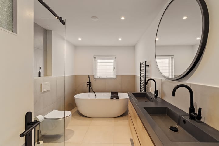 Photo 22 of Dr. Hadriaan van Neslaan 86