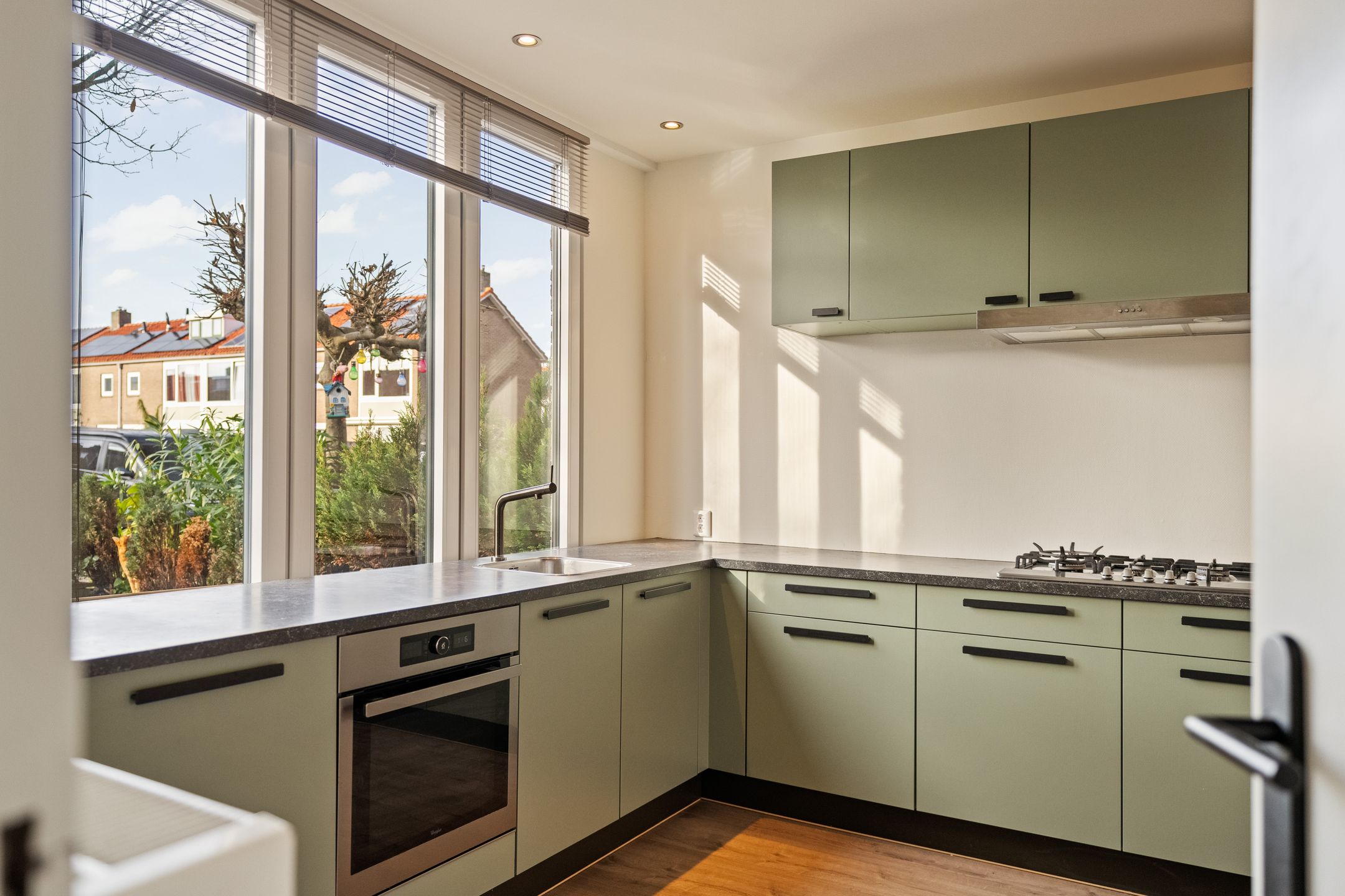 Foto 12 van Dr. Hadriaan van Neslaan 80