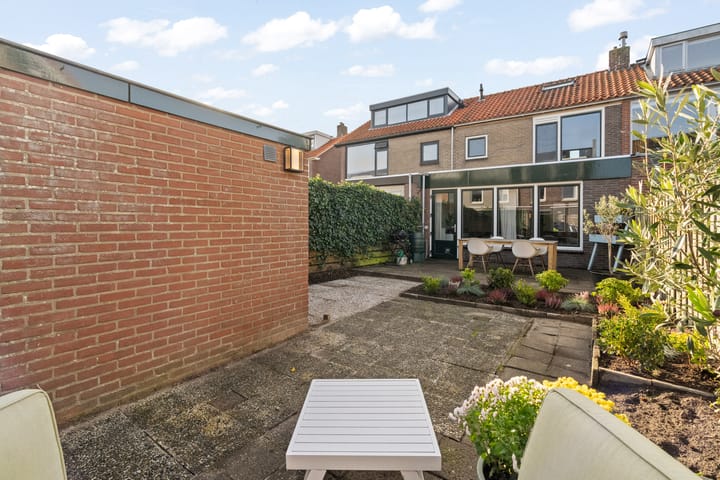 Photo 17 of Dr. Hadriaan van Neslaan 80