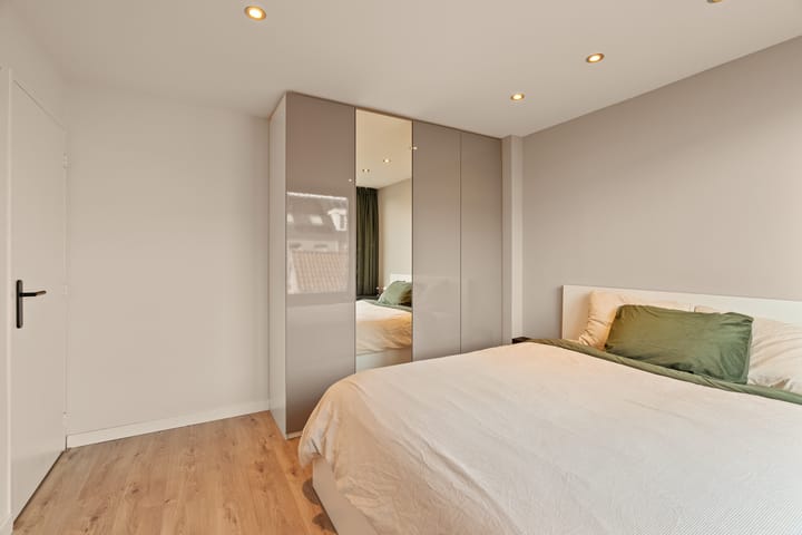 Photo 22 of Dr. Hadriaan van Neslaan 80