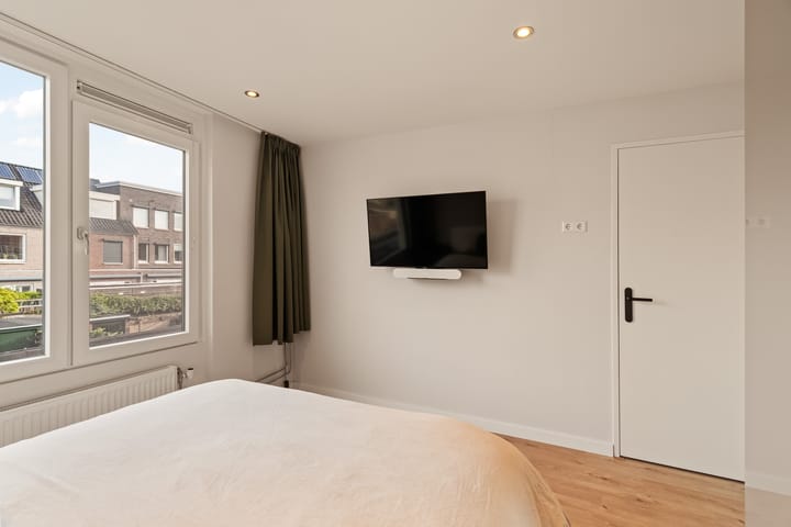 Photo 23 of Dr. Hadriaan van Neslaan 80