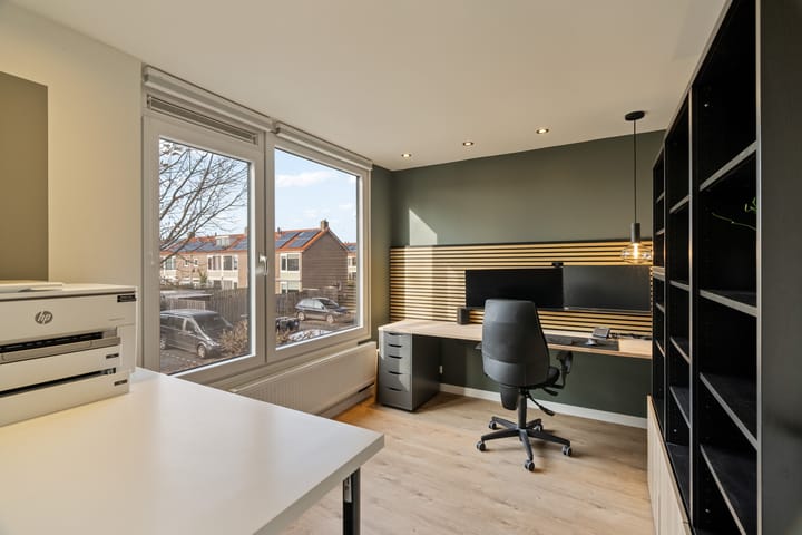 Photo 26 of Dr. Hadriaan van Neslaan 80