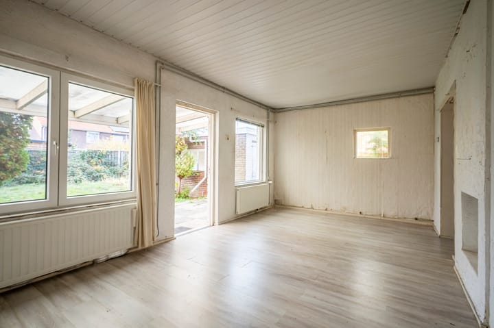 Photo 11 of Burgemeester Beckersstraat 16