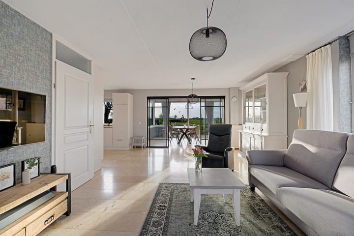 Photo 7 of De Omrin 40