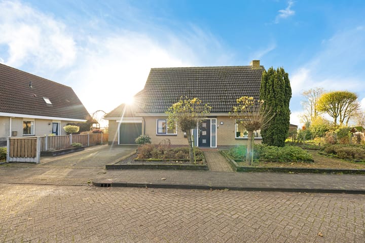 Photo 51 of De Omrin 40