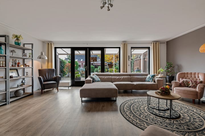 Photo 10 of Zwanebloem 3