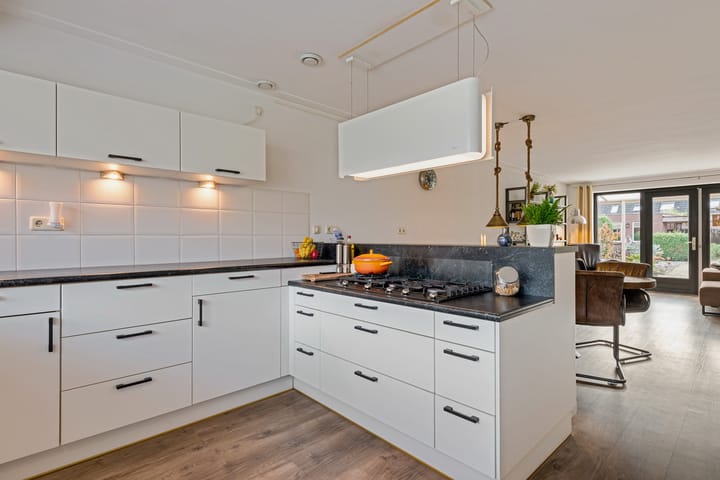 Photo 17 of Zwanebloem 3