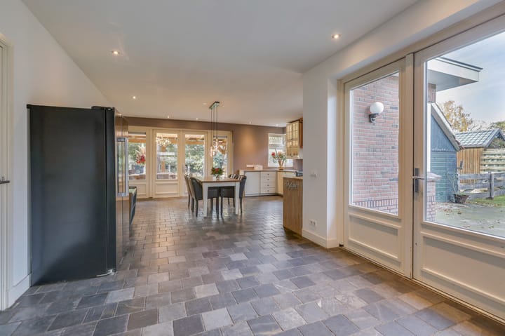 Photo 14 of Donker Curtiuslaan 18