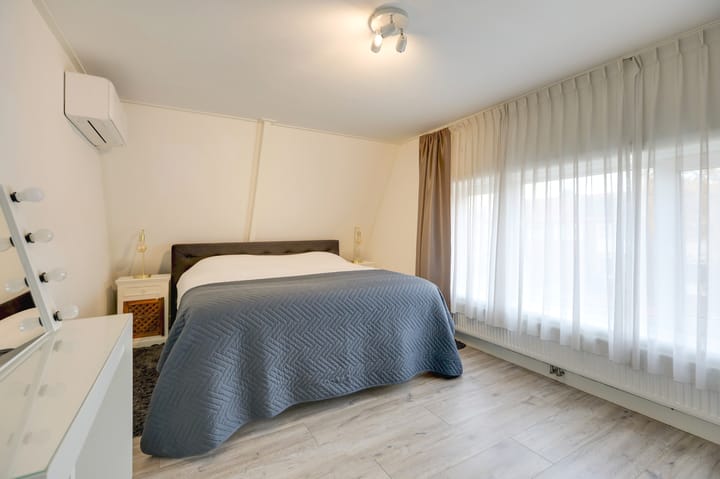 Photo 42 of Donker Curtiuslaan 18