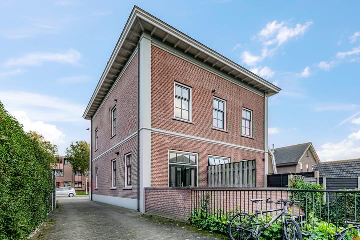 Photo 2 of Veenderweg 20-C