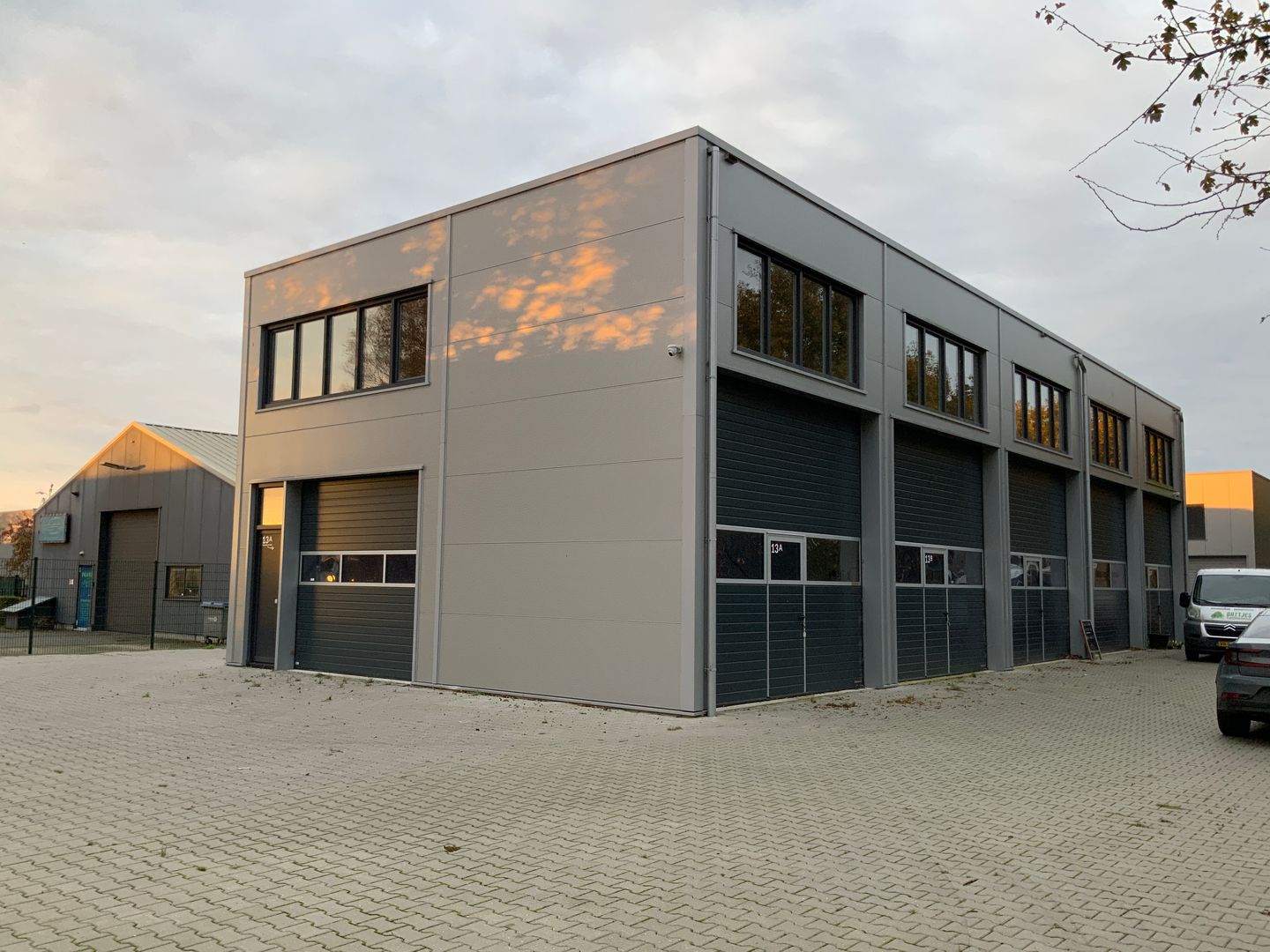 View photo 1 of Meerweg 13-a