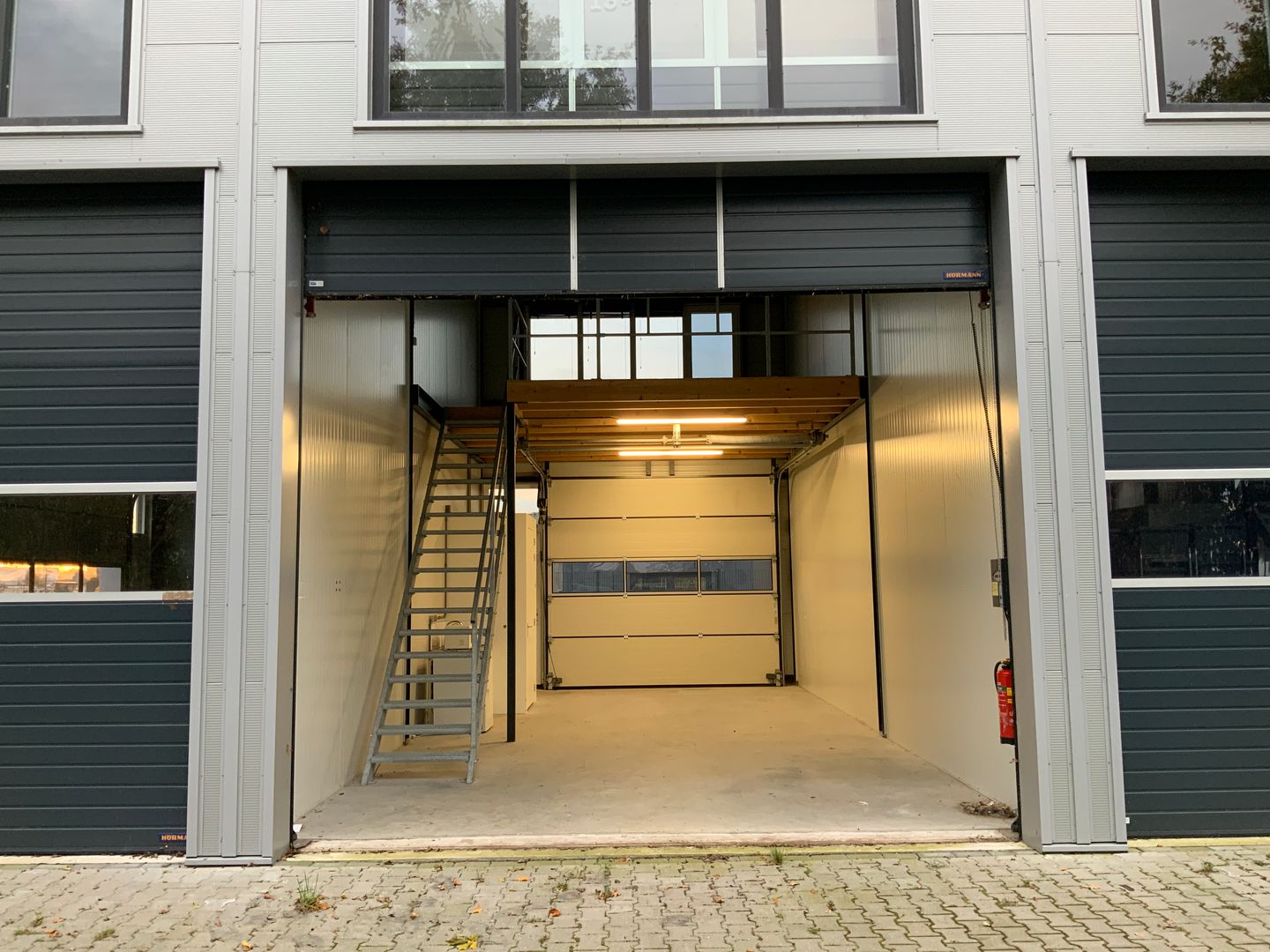 View photo 5 of Meerweg 13-a