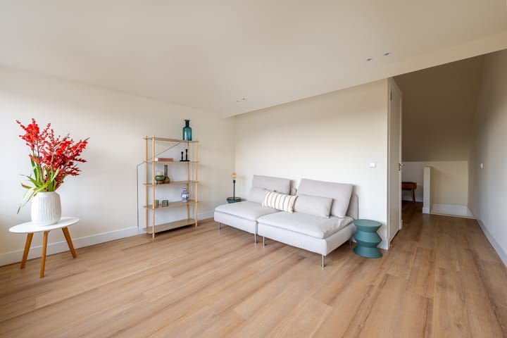 Photo 2 of Lekstraat 82-4A