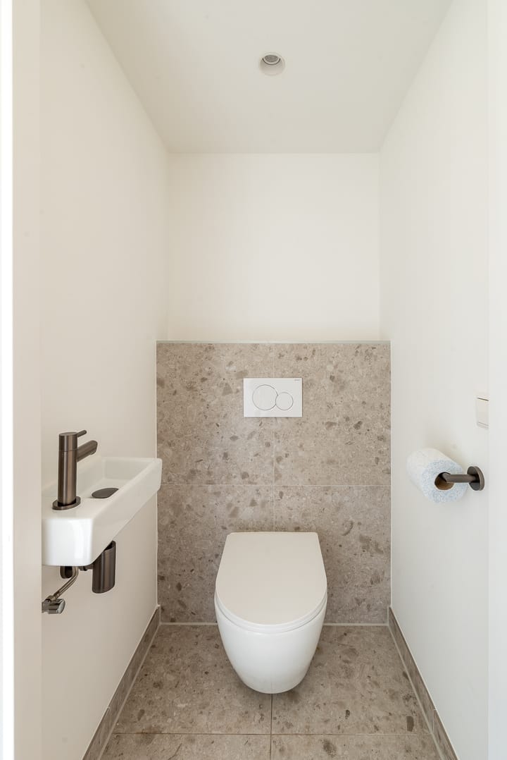 Photo 6 of Lekstraat 82-4A