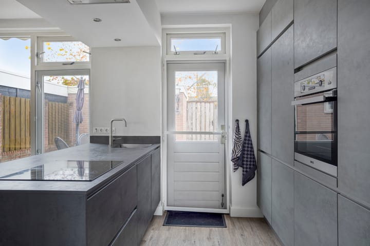 Photo 8 of Clematisstraat 74