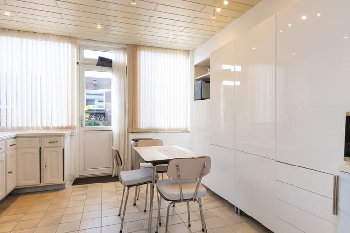 Photo 11 of Kluisstraat 52