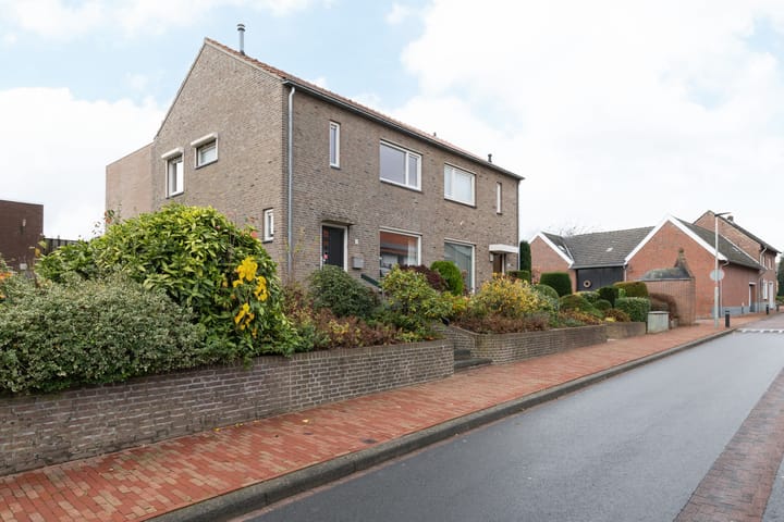 Photo 33 of Kluisstraat 52