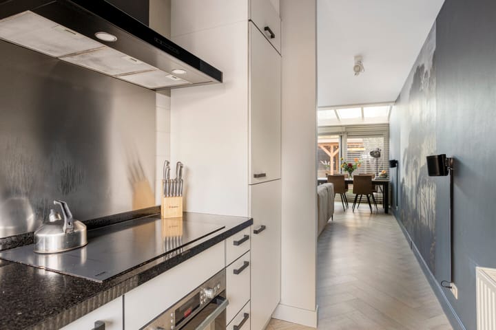 Photo 13 of Jacob van Lennepstraat 27