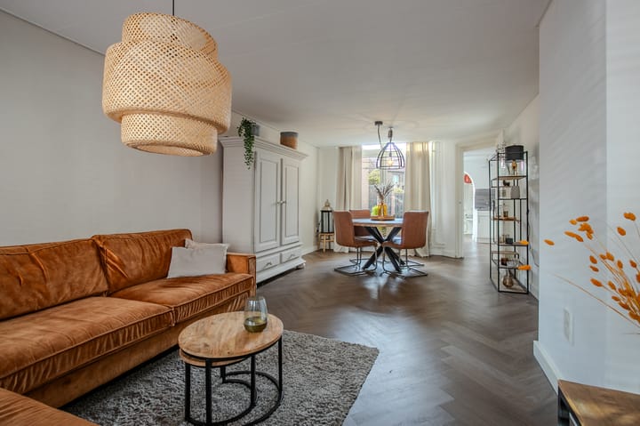 Photo 3 of Regentessestraat 11