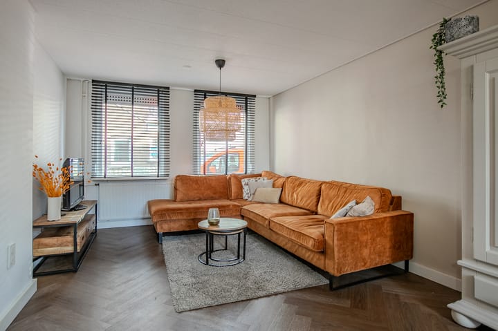 Photo 4 of Regentessestraat 11