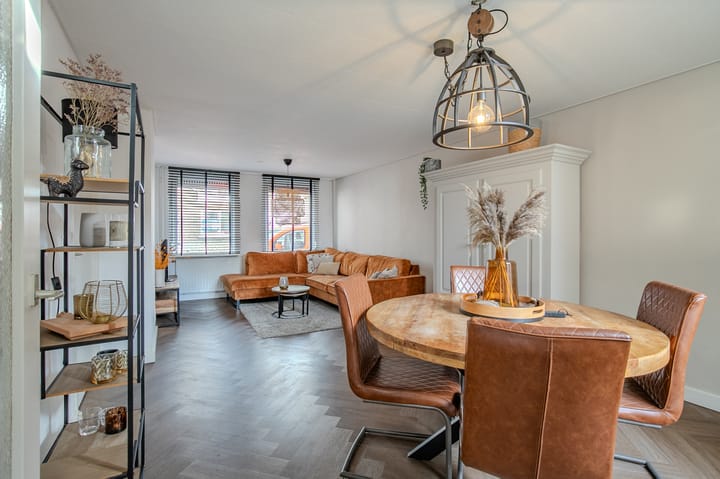 Photo 6 of Regentessestraat 11