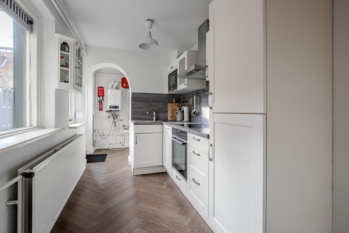 Photo 7 of Regentessestraat 11