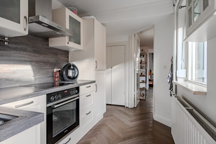 Photo 8 of Regentessestraat 11