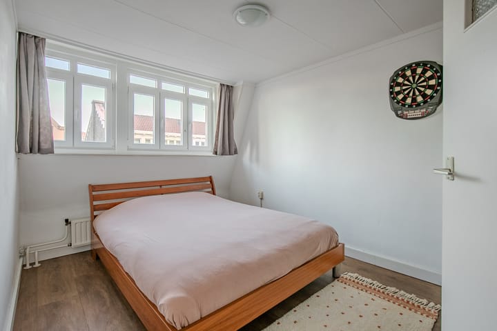 Photo 13 of Regentessestraat 11