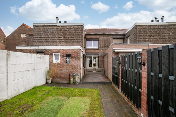 Photo 19 of Regentessestraat 11