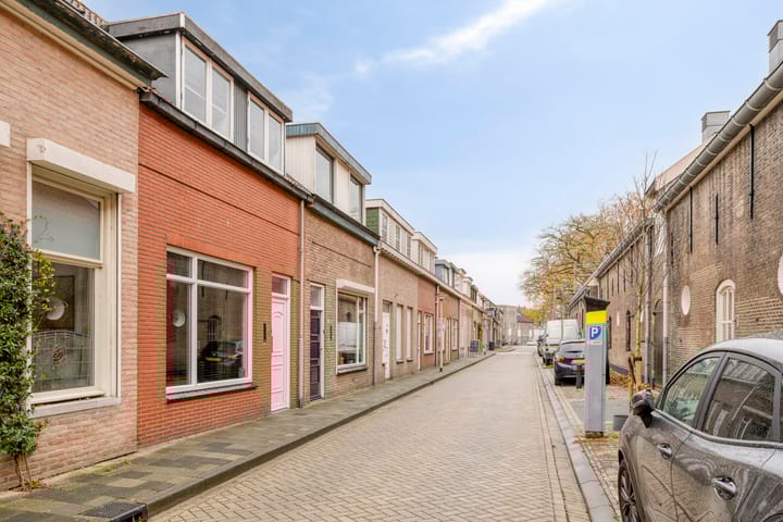 Photo 38 of Artilleriestraat 49