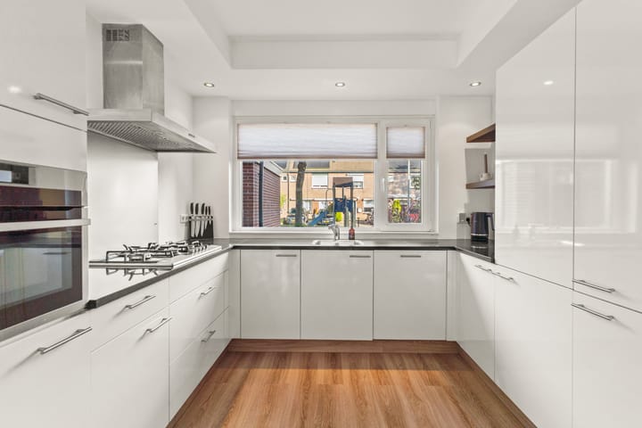 Photo 14 of Bruinissestraat 17