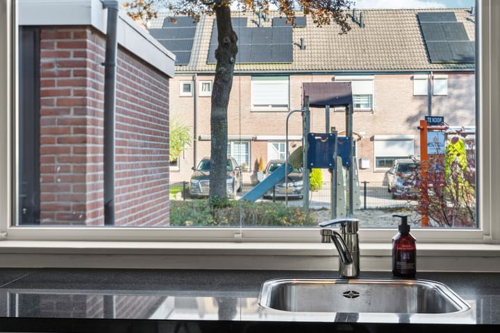 Photo 15 of Bruinissestraat 17