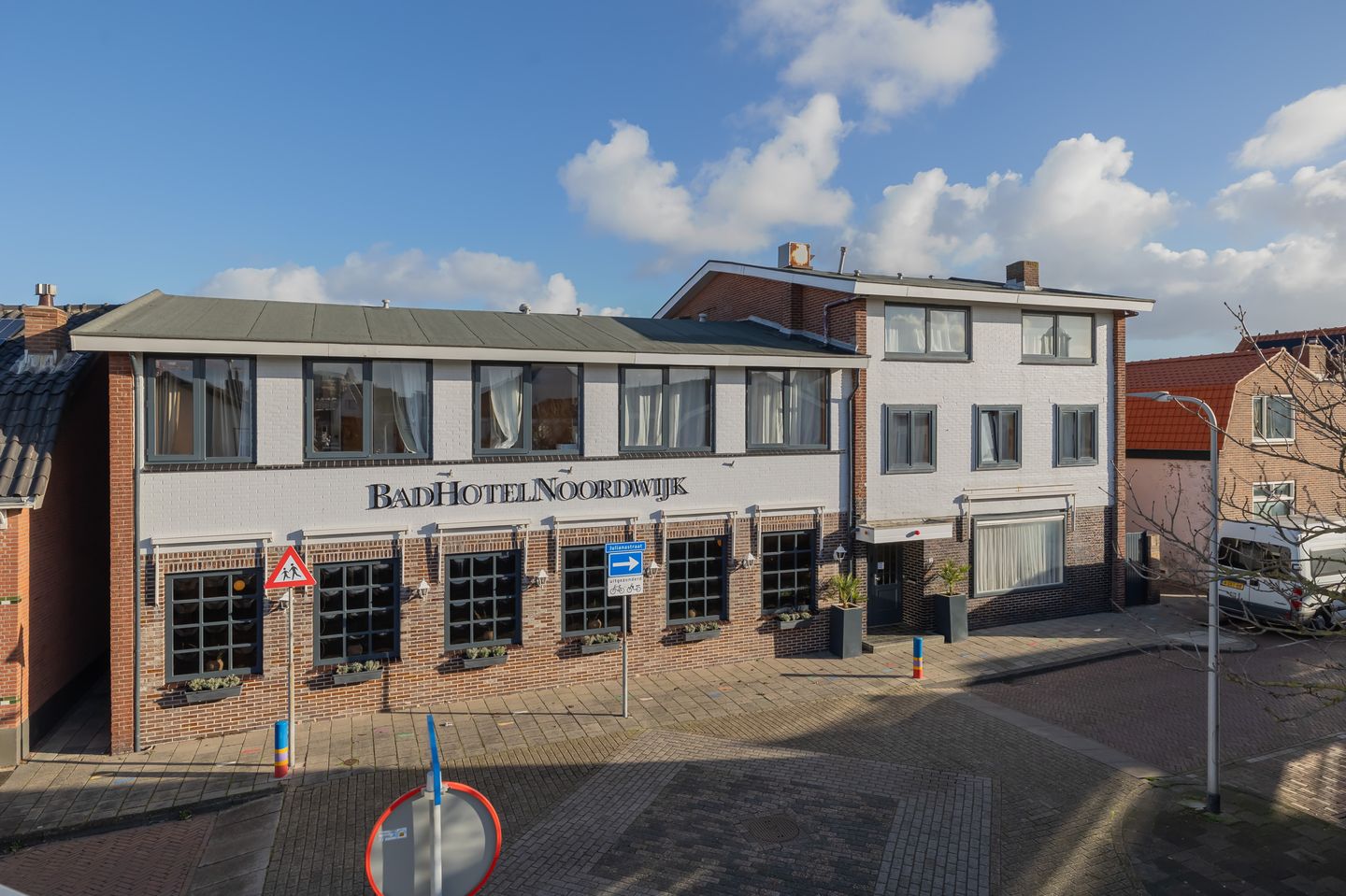 Bekijk foto 1 van Julianastraat 32