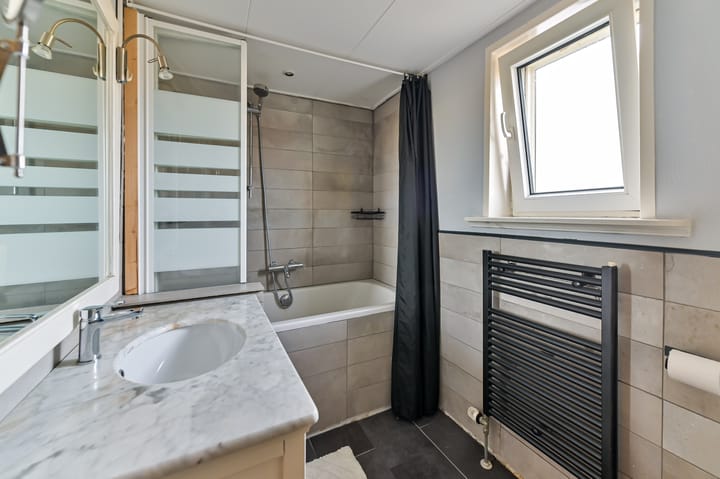 Foto 19 van Baarlosestraat 84