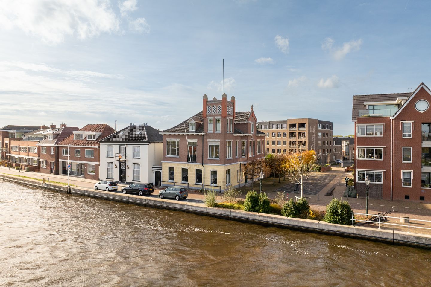 Bekijk foto 2 van Zuidkade 8