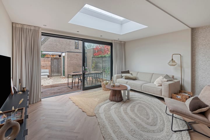 Photo 5 of de Savornin Lohmanstraat 8