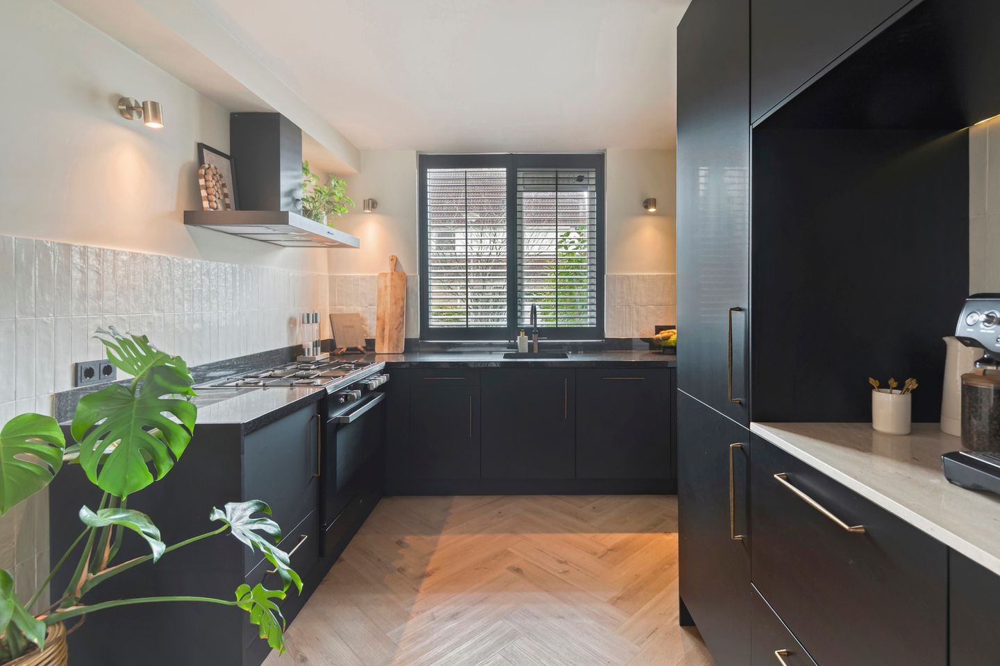 Photo 10 of de Savornin Lohmanstraat 8