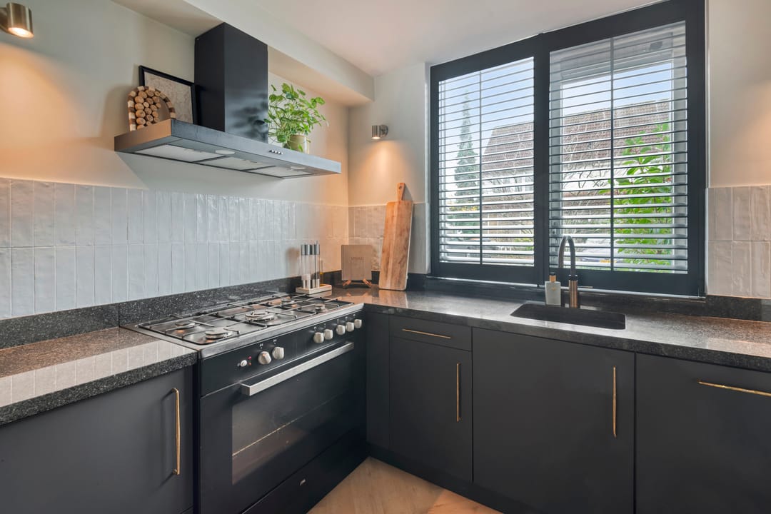 Photo 11 of de Savornin Lohmanstraat 8