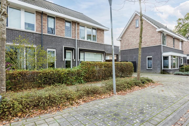 Photo 2 of Korhoenstraat 21