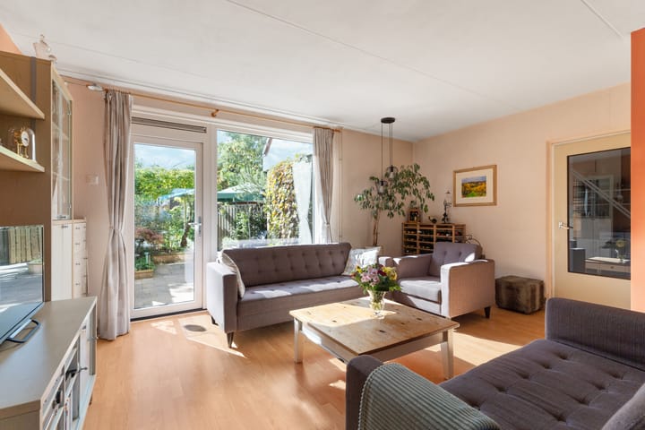 Photo 3 of Hofmark 301