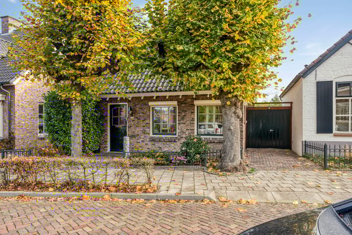 Photo 2 of Burgemeester Buskensstraat 20