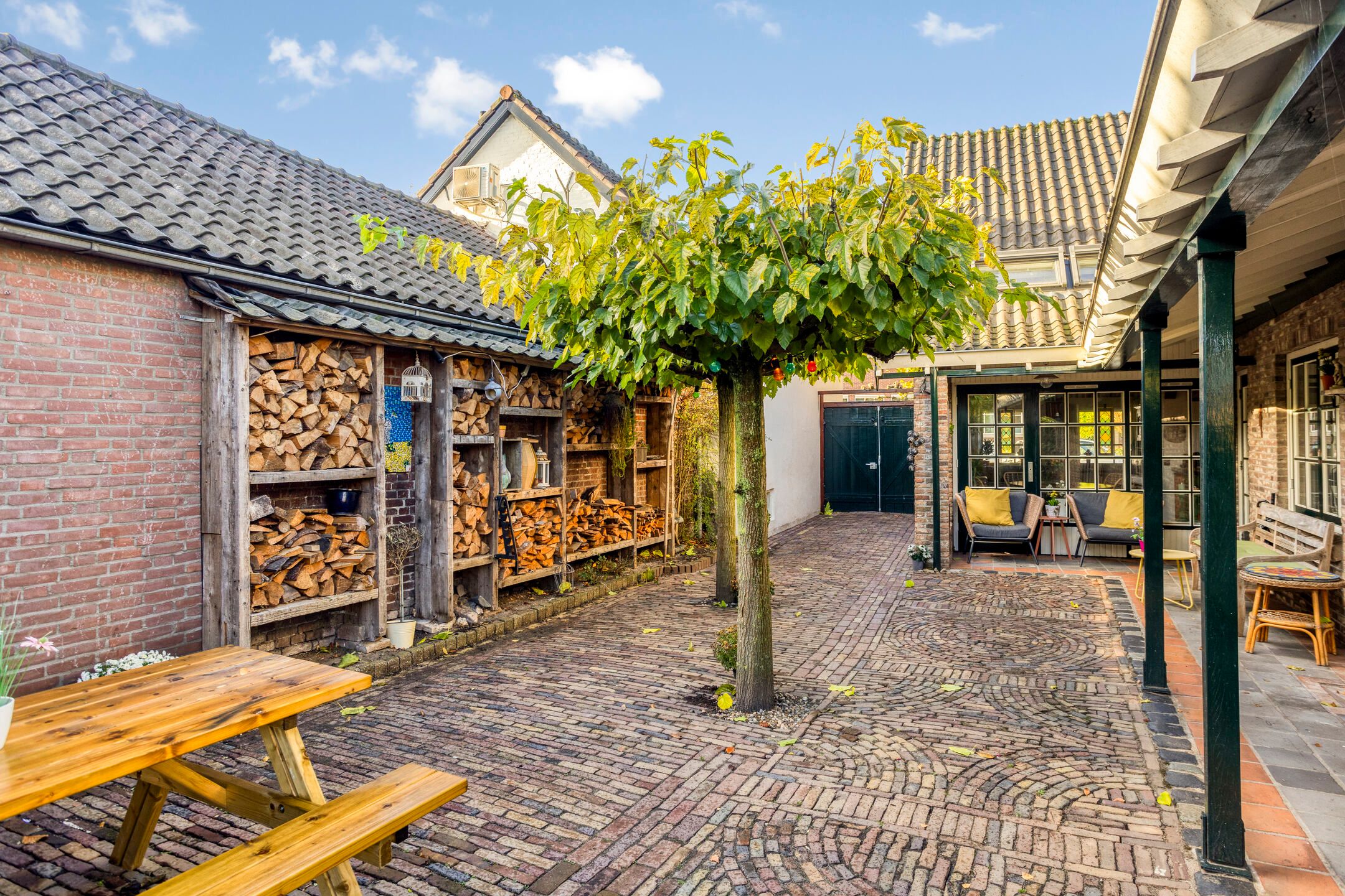 Foto 39 van Burgemeester Buskensstraat 20