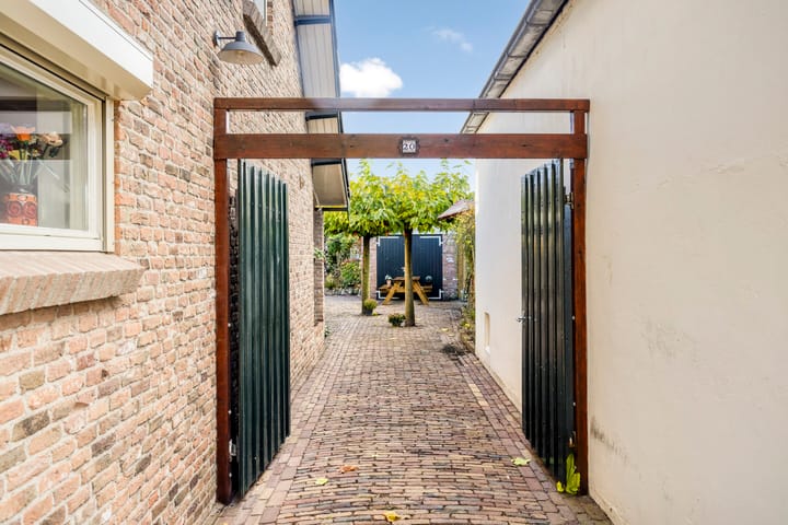 Photo 67 of Burgemeester Buskensstraat 20