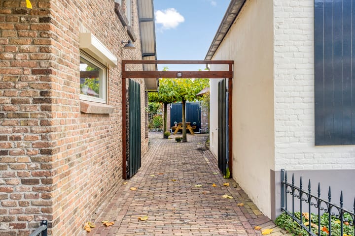 Photo 68 of Burgemeester Buskensstraat 20